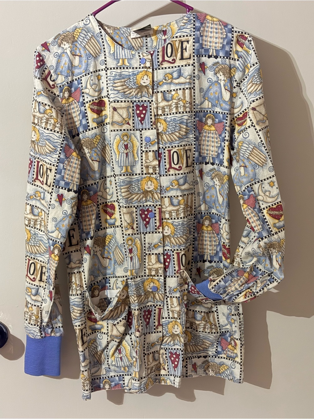 Angel Print Button-Up scrub jacket with LOVE Motif small